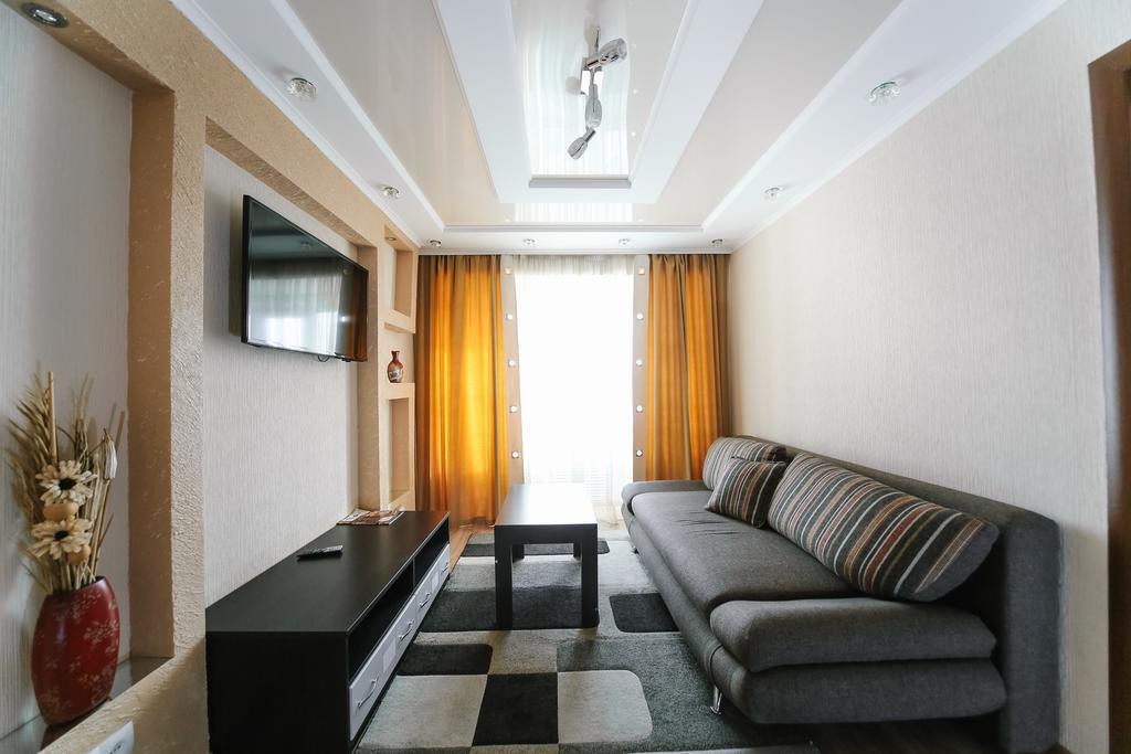 Sary Arka Hotel Pavlodar Exterior foto