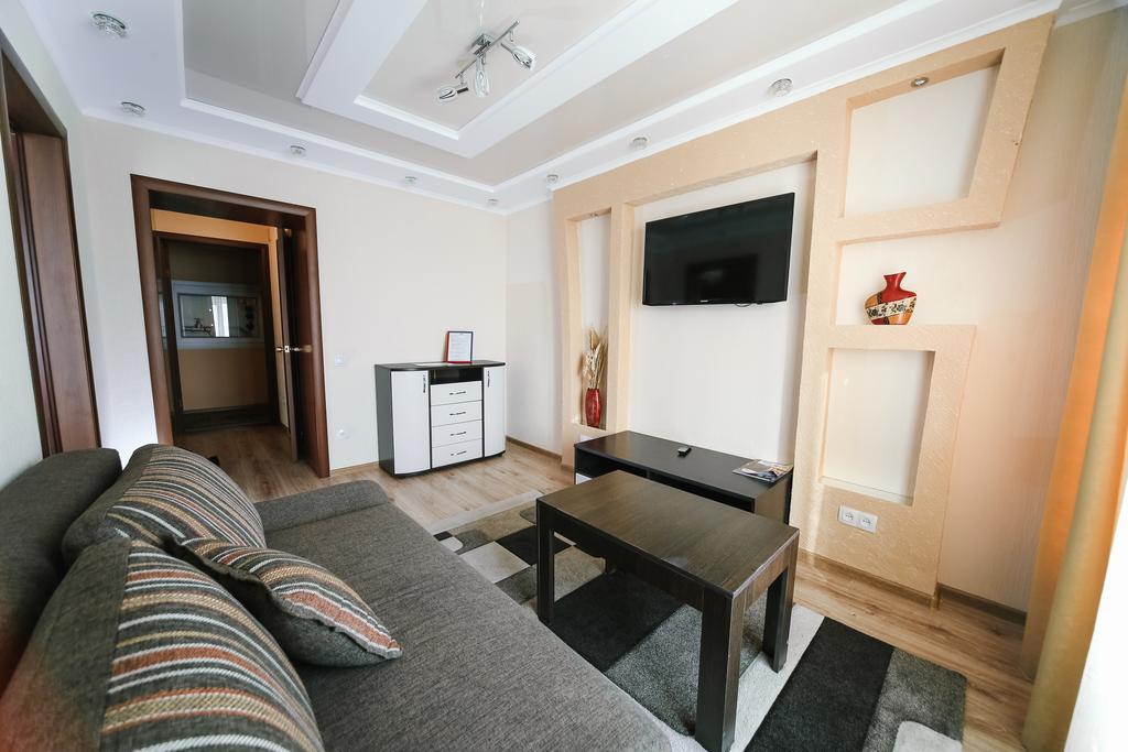 Sary Arka Hotel Pavlodar Exterior foto