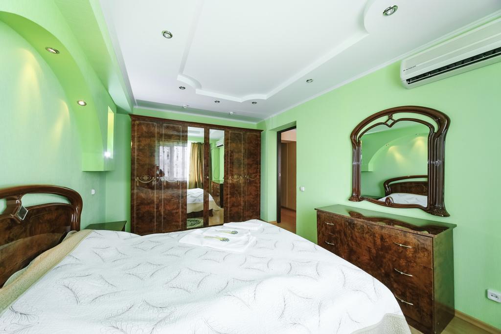 Sary Arka Hotel Pavlodar Exterior foto
