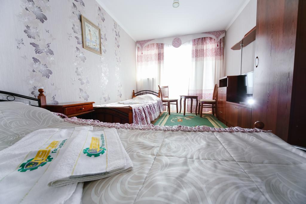 Sary Arka Hotel Pavlodar Exterior foto