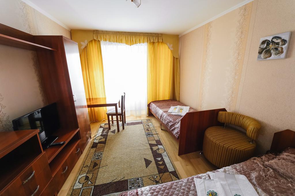 Sary Arka Hotel Pavlodar Exterior foto