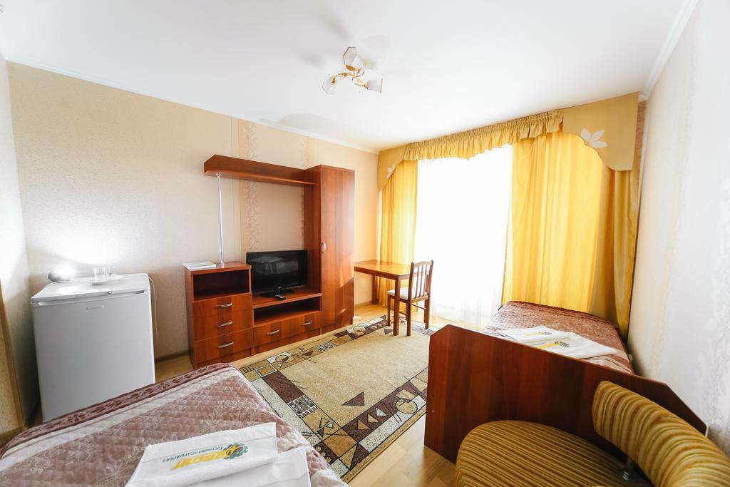 Sary Arka Hotel Pavlodar Exterior foto