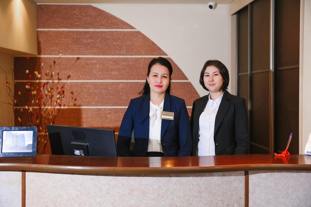 Sary Arka Hotel Pavlodar Exterior foto